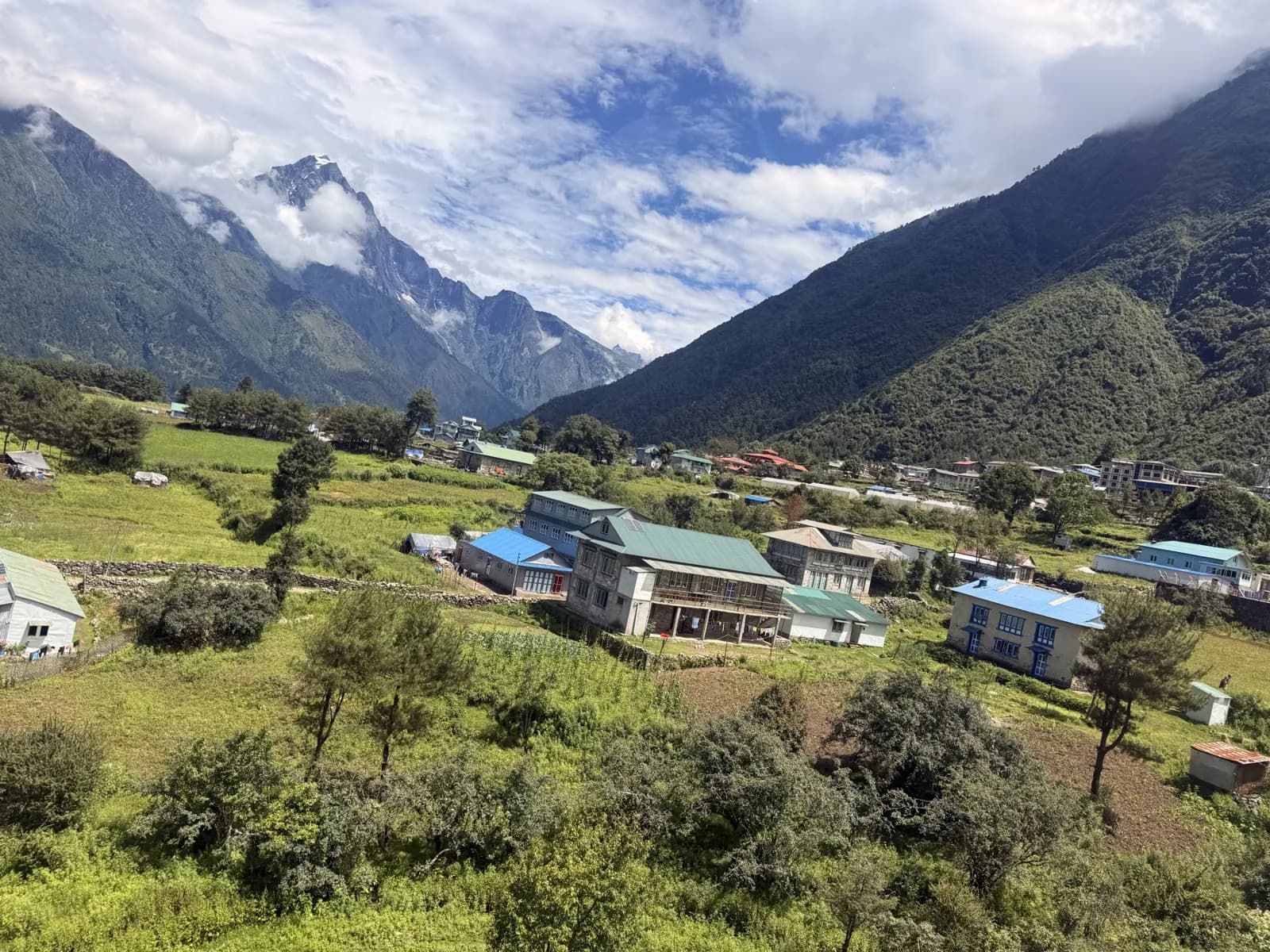 Day 3, Fly to Lukla and trek to Chutanga, photo 1 of 2