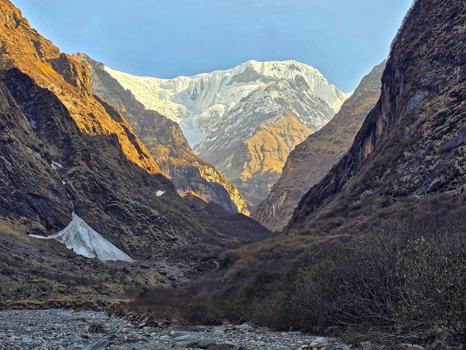 Day 8, Trek via Deurali to Machhapuchhre Base Camp, photo 1 of 2